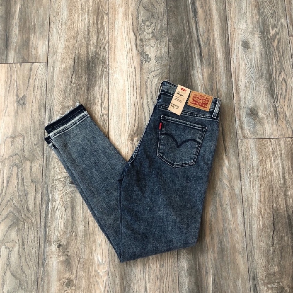 Levi’s 711 Skinny - Dark Gray/Blue - Midrise